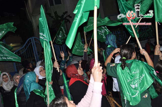 حرائر الامانة والعدالة يبايعن المحامي عادل بدير بكل اصالة .. حمائم بيضاء  